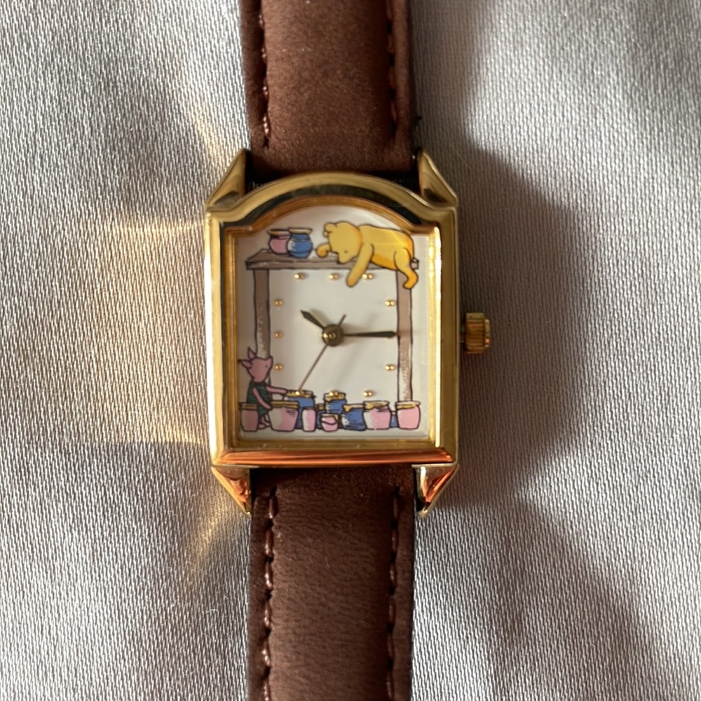 Disney Classic Pooh Watch